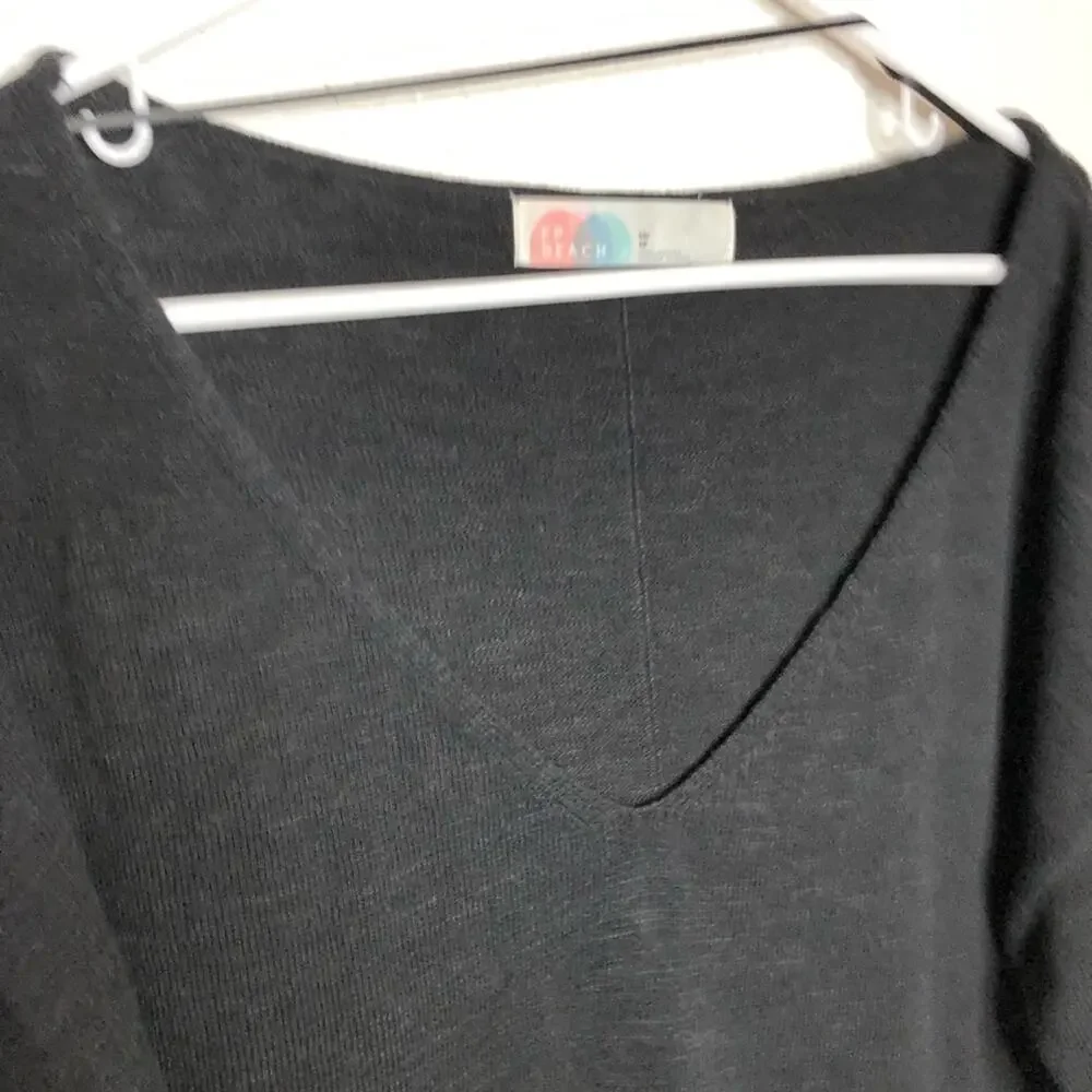 Free People Beach black vneck side slit linen blend knit top size Extra Small XS